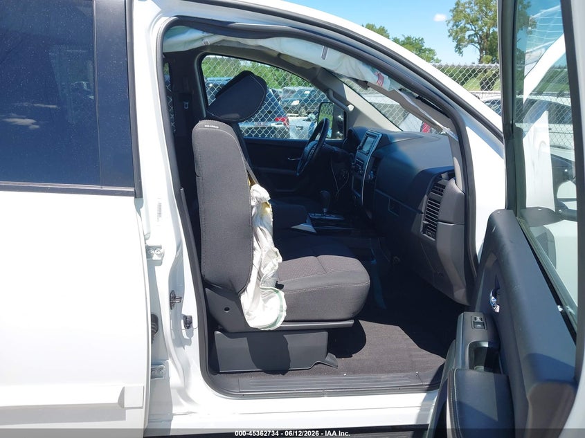 2015 NISSAN TITAN auction photo 5