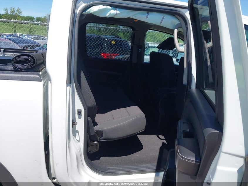 2015 NISSAN TITAN auction photo 8