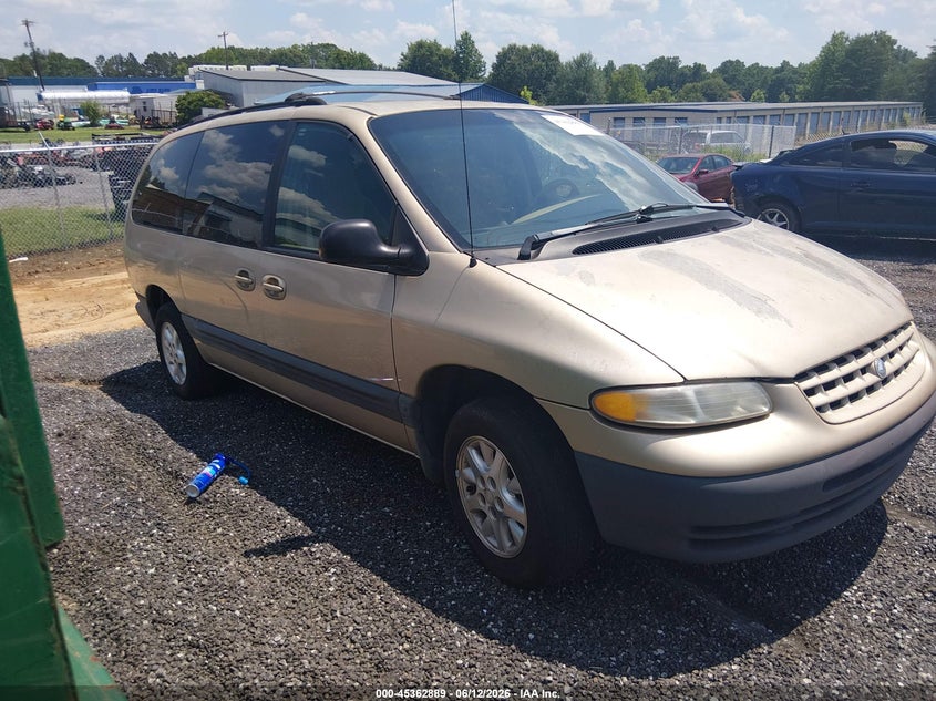 1999 Plymouth Grand Voyager Se