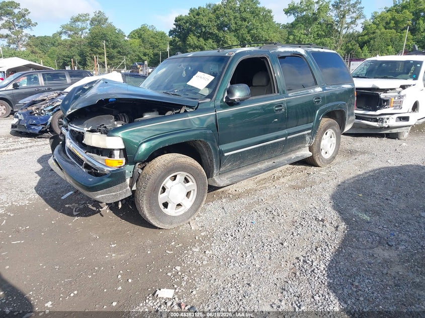 2004 CHEVROLET TAHOE auction photo 2