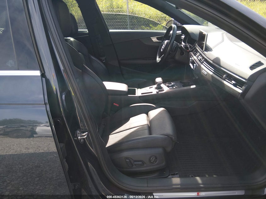 2017 AUDI A4 auction photo 5