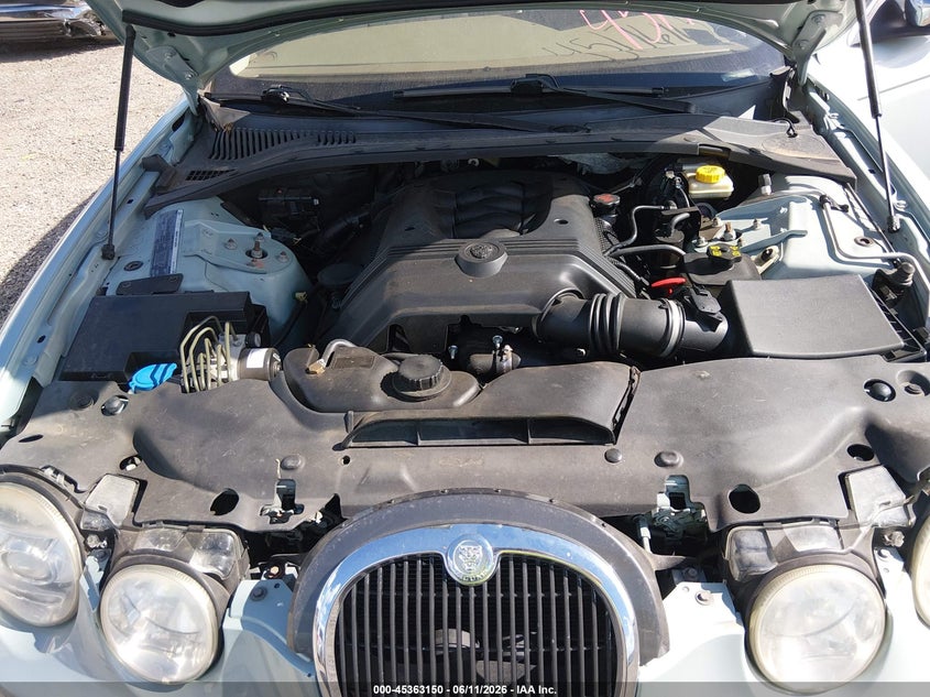 2005 Jaguar S-Type 4.2L V8 VIN: SAJWA01U35HN25928 Lot: 45363150