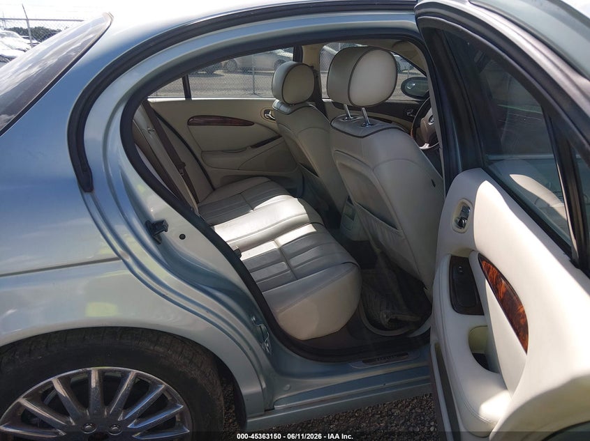 2005 Jaguar S-Type 4.2L V8 VIN: SAJWA01U35HN25928 Lot: 45363150