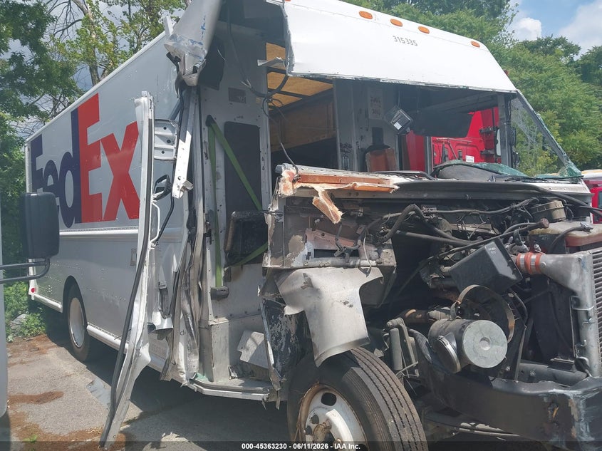 2007 FREIGHTLINER CHASSIS M LINE WALK-IN VAN