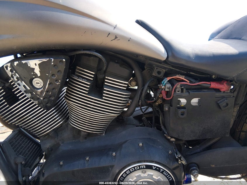 2011 Victory Motorcycles Kingpin 8-Ball VIN: 5VPCA36N2B3006514 Lot: 45363253