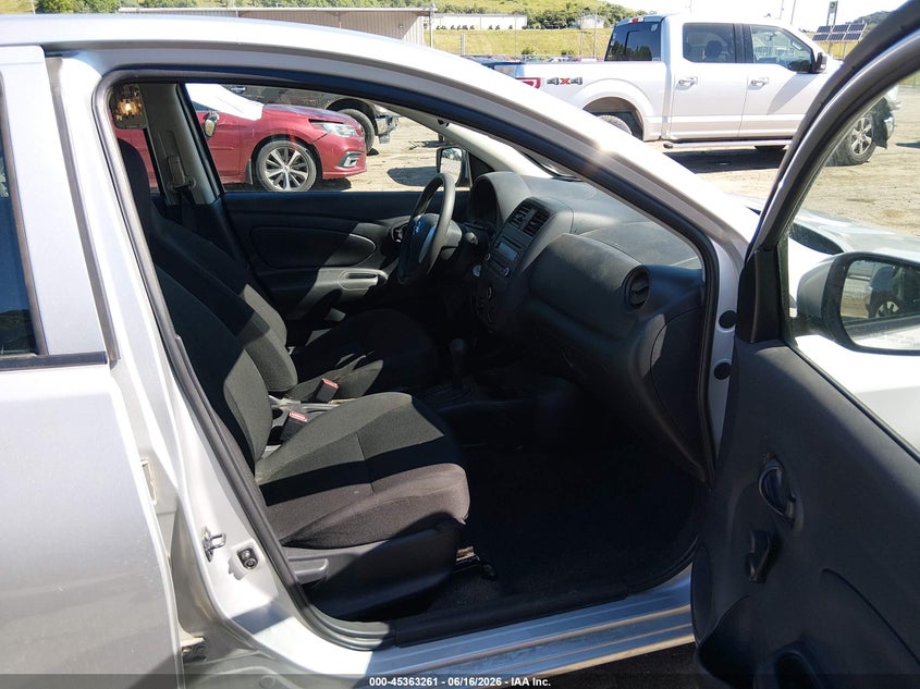 2016 NISSAN VERSA auction photo 5