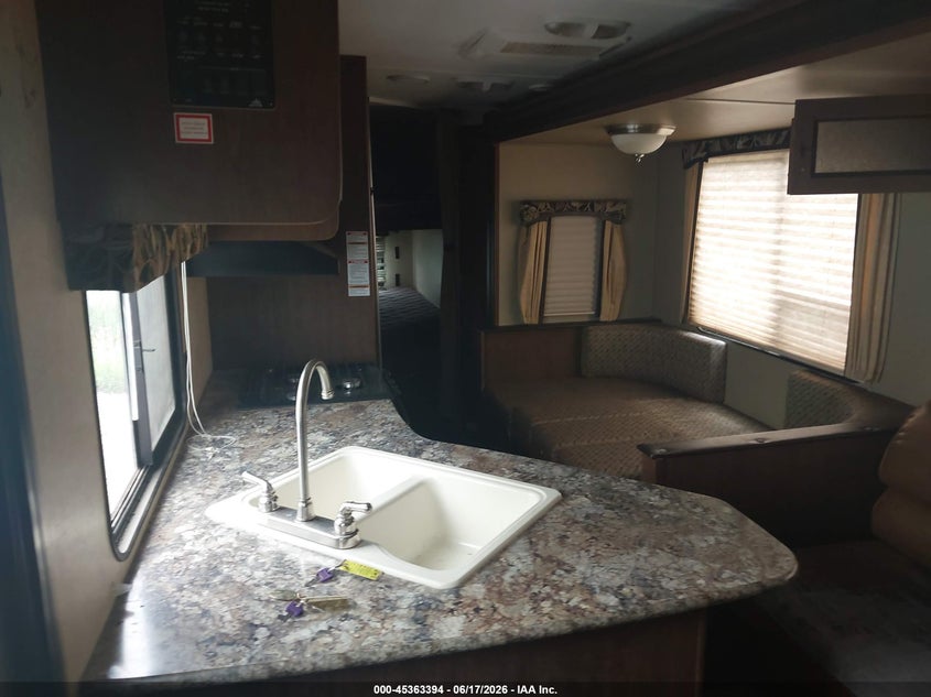 2015 KEYSTONE RV HIDEOUT LUXURY 27DBS TRAVEL TRAILER auction photo 5