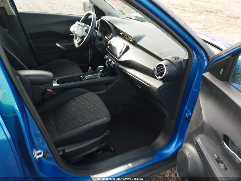 2024 NISSAN KICKS auction photo 5