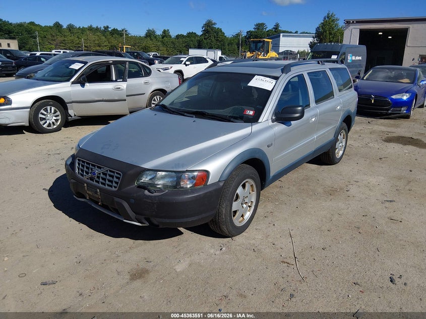 2004 VOLVO XC70 auction photo 2