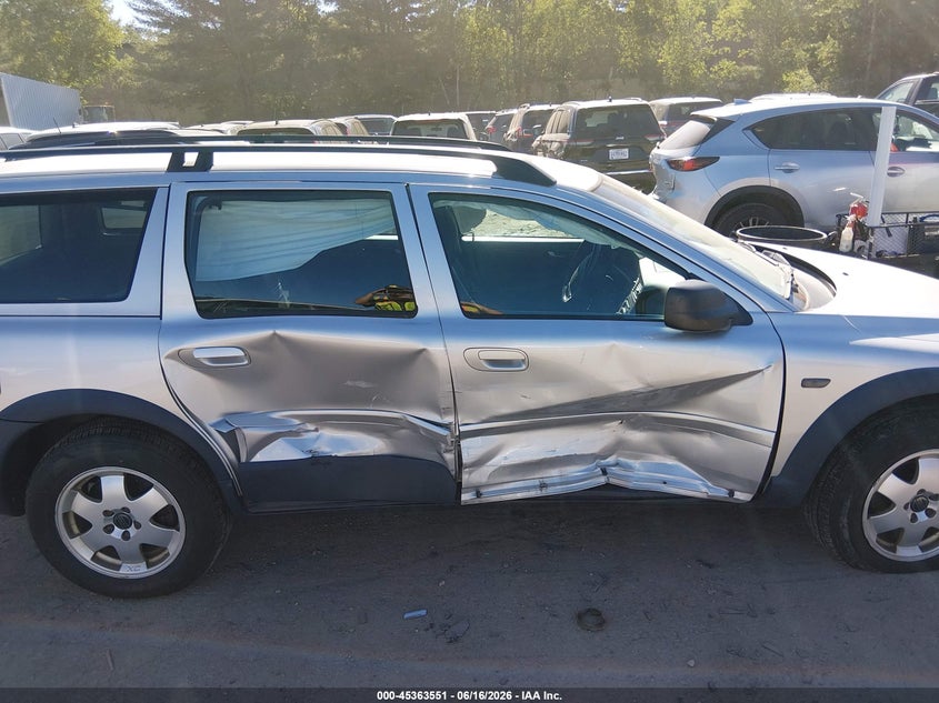 2004 VOLVO XC70 auction photo 6
