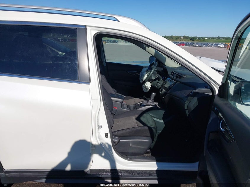 2017 NISSAN ROGUE auction photo 5