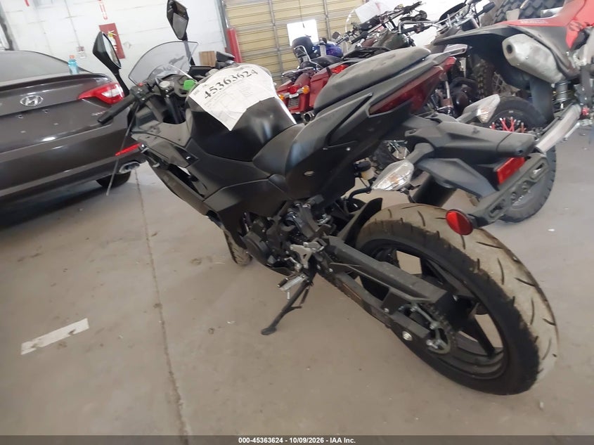 KAWASAKI EX500 2026