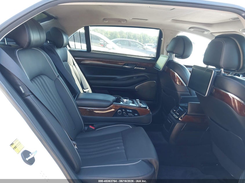 2018 GENESIS G90 auction photo 8
