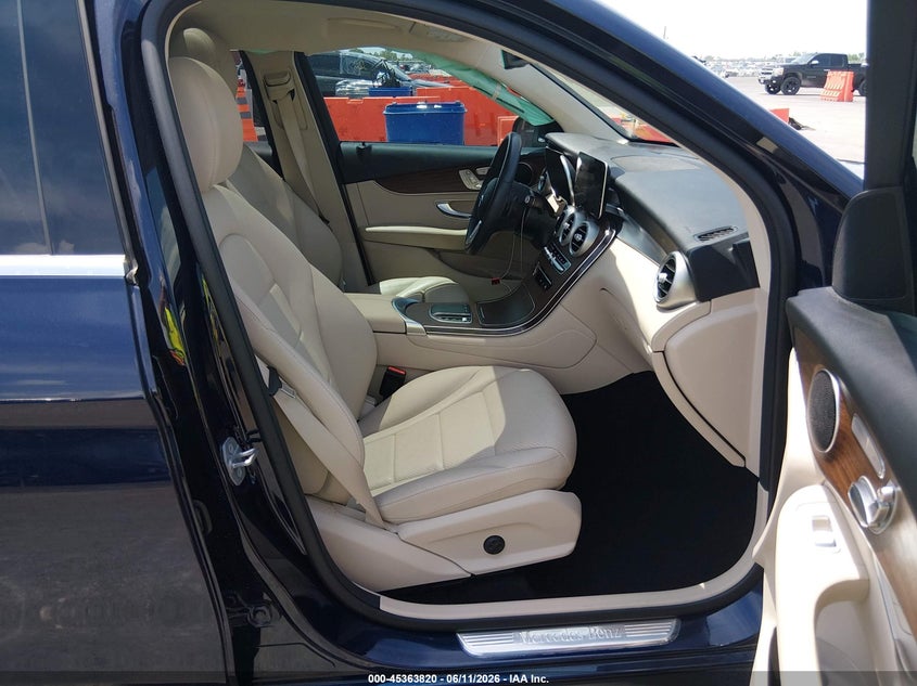 2021 MERCEDES-BENZ GLC 300 auction photo 5