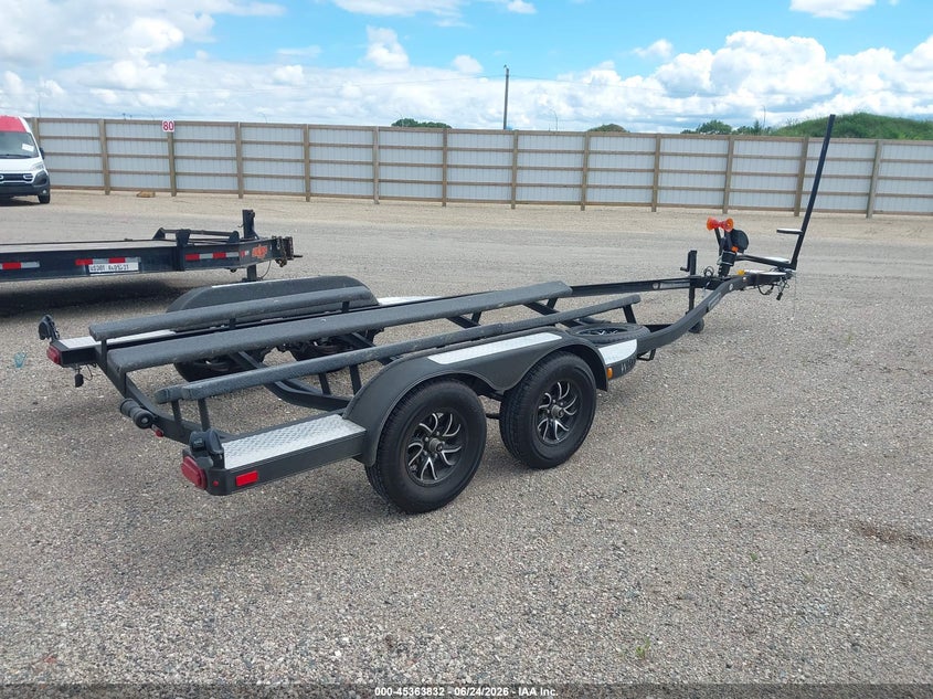 2025 EZ LOADER BOAT TRAILER auction photo 4