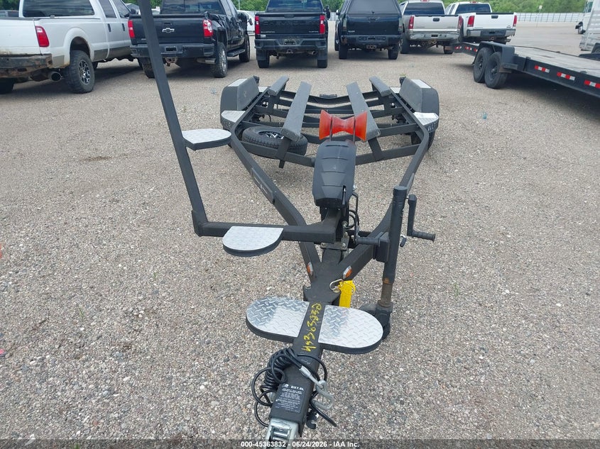 2025 EZ LOADER BOAT TRAILER auction photo 6