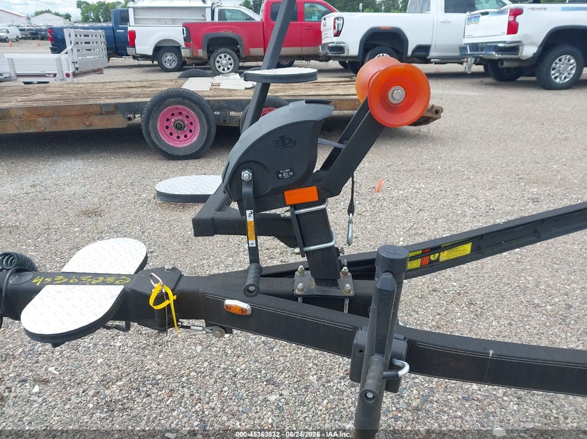 2025 EZ LOADER BOAT TRAILER auction photo 7