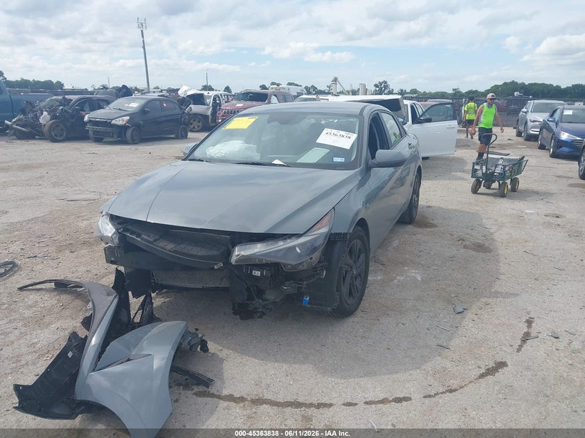 2022 HYUNDAI ELANTRA auction photo 2