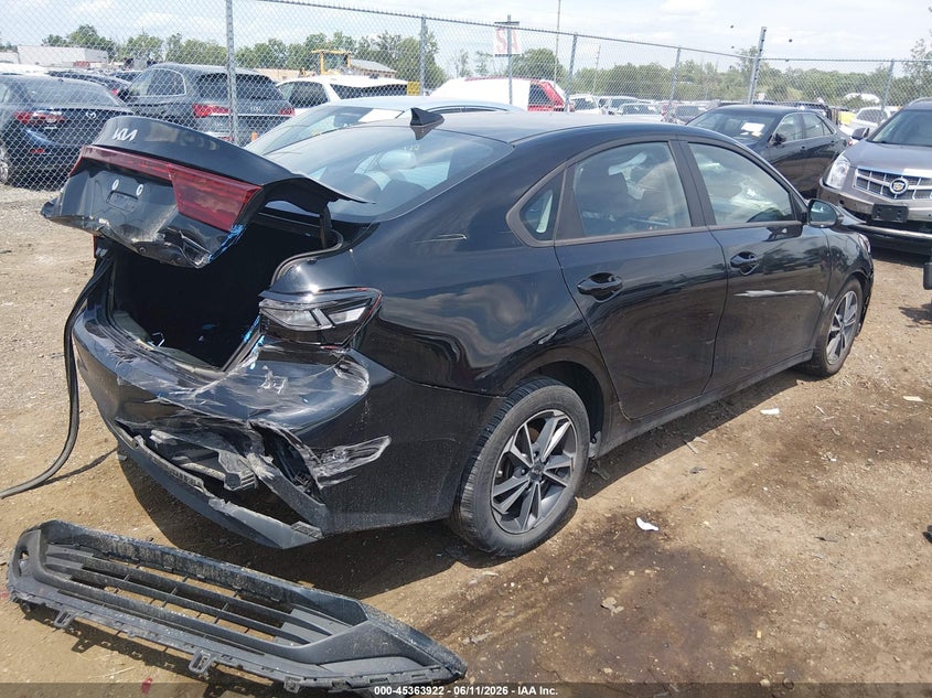 VIN 3KPF24AD9PE686263 2023 KIA FORTE LXS