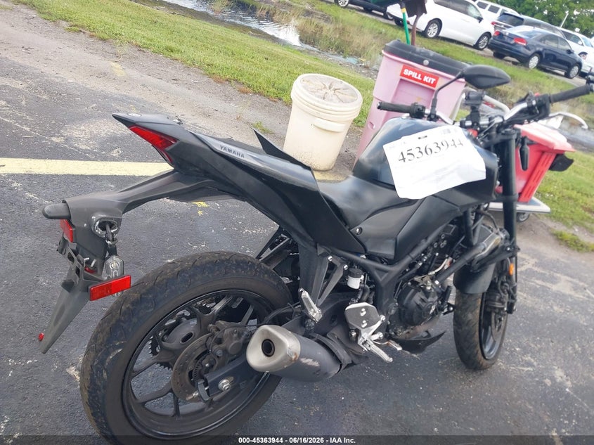 2022 Yamaha Mt-03 VIN: MH3RH20Y6NK008439 Lot: 45363944