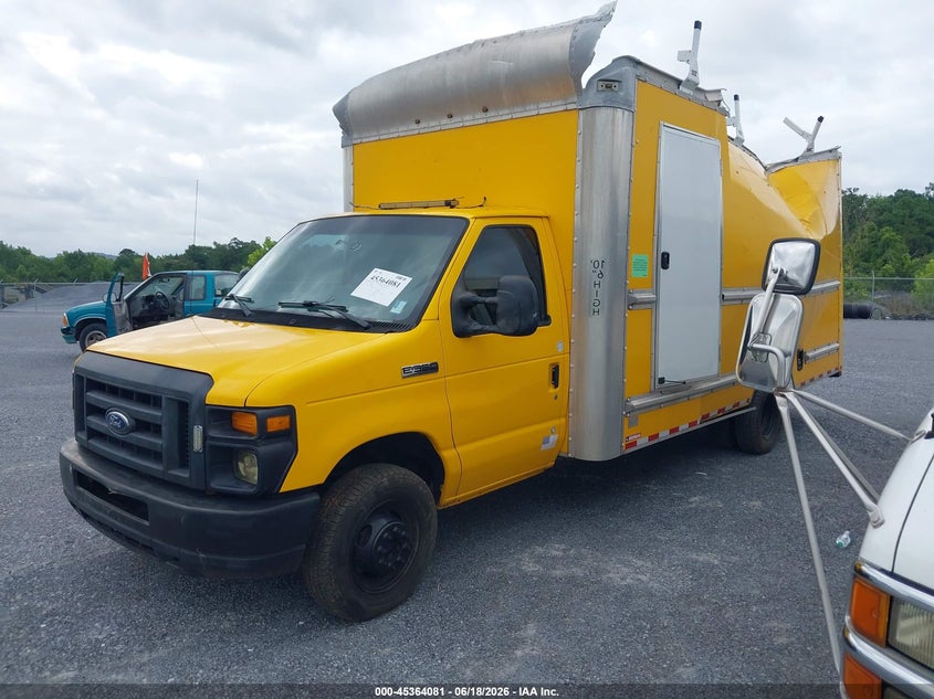2015 FORD E-350 CUTAWAY auction photo 2