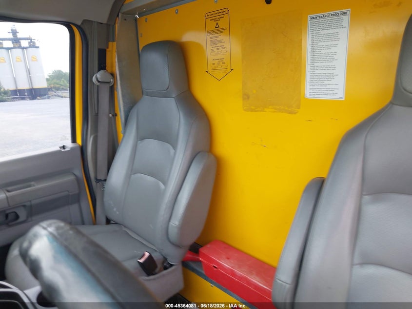 2015 FORD E-350 CUTAWAY auction photo 6