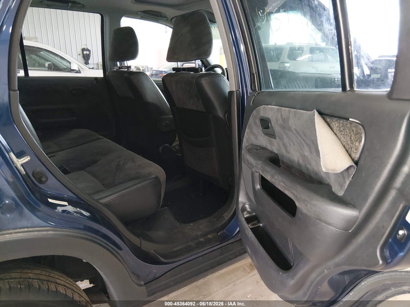 2004 HONDA CR-V auction photo 8