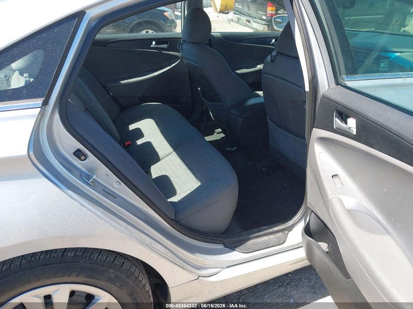2011 HYUNDAI SONATA auction photo 8