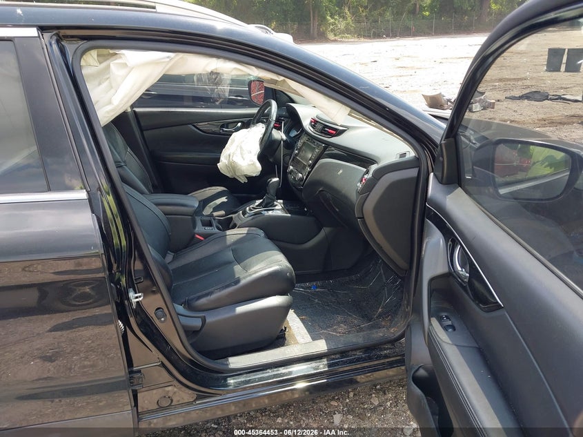 2019 NISSAN ROGUE SPORT auction photo 5