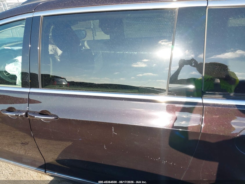 CHRYSLER PACIFICA 2017 VIN 2C4RC1BG2HR644910