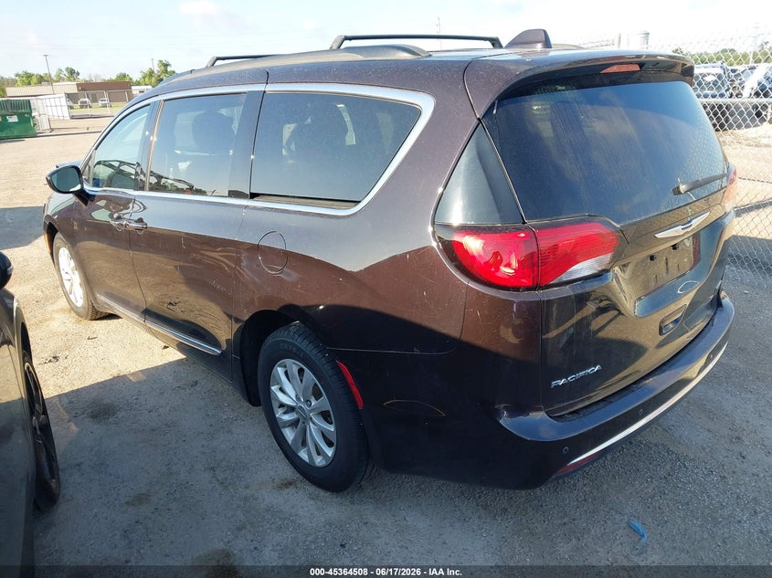 Vin: 2c4rc1bg2hr644910, lot: 45862469, chrysler pacifica touring-l 20173