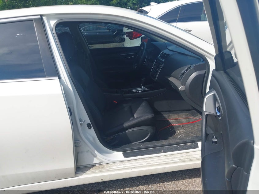 2017 NISSAN ALTIMA auction photo 5