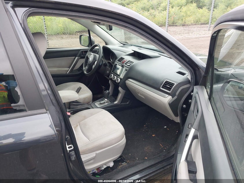 2016 SUBARU FORESTER auction photo 5