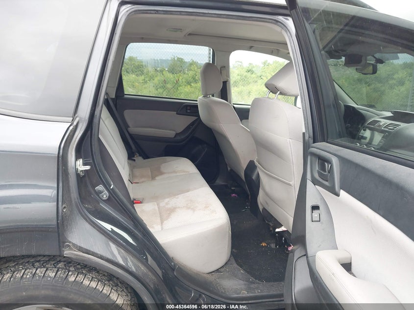 2016 SUBARU FORESTER auction photo 8