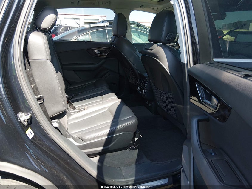 AUDI Q7 - zdjęcie 8