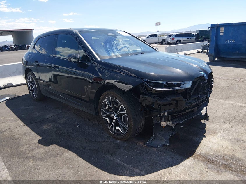 Vin: wb523cf03scu80752, lot: 45862891, bmw ix xdrive50 2025 img_1