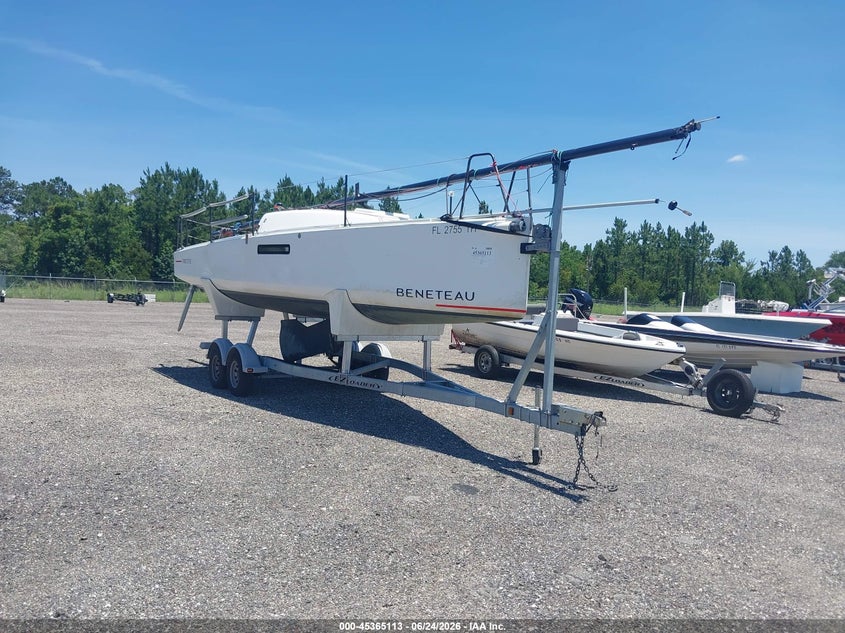 2021 BENETEAU 26' auction photo 1