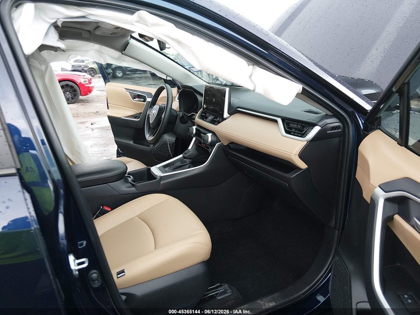 2025 TOYOTA RAV4 auction photo 5