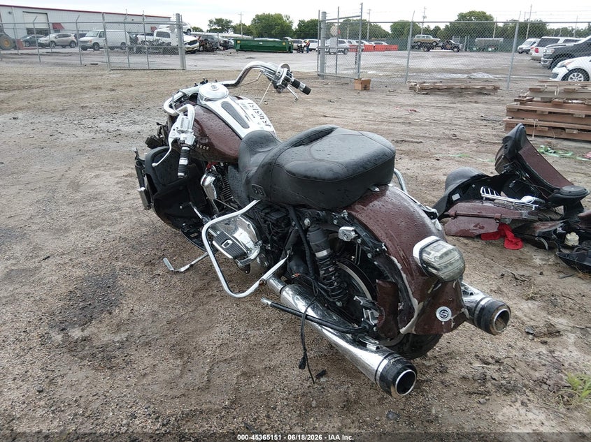 2019 HARLEY-DAVIDSON FLHTKSE auction photo 3