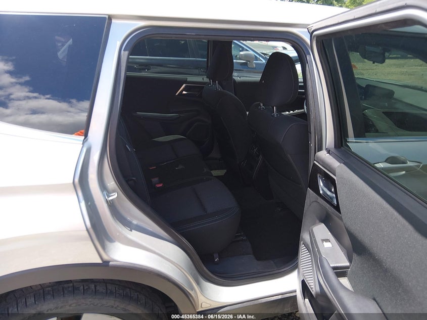 2022 MITSUBISHI OUTLANDER auction photo 8