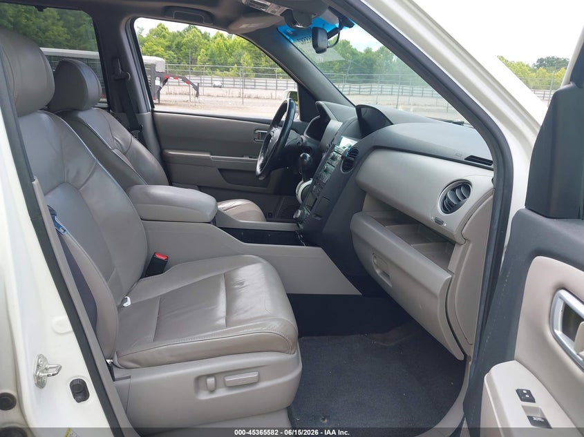2011 HONDA PILOT auction photo 5
