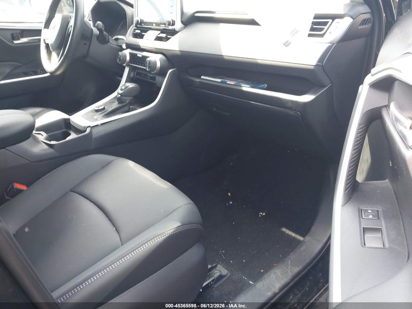 2021 TOYOTA RAV4(VIN: 2T3B6RFV8MW025647