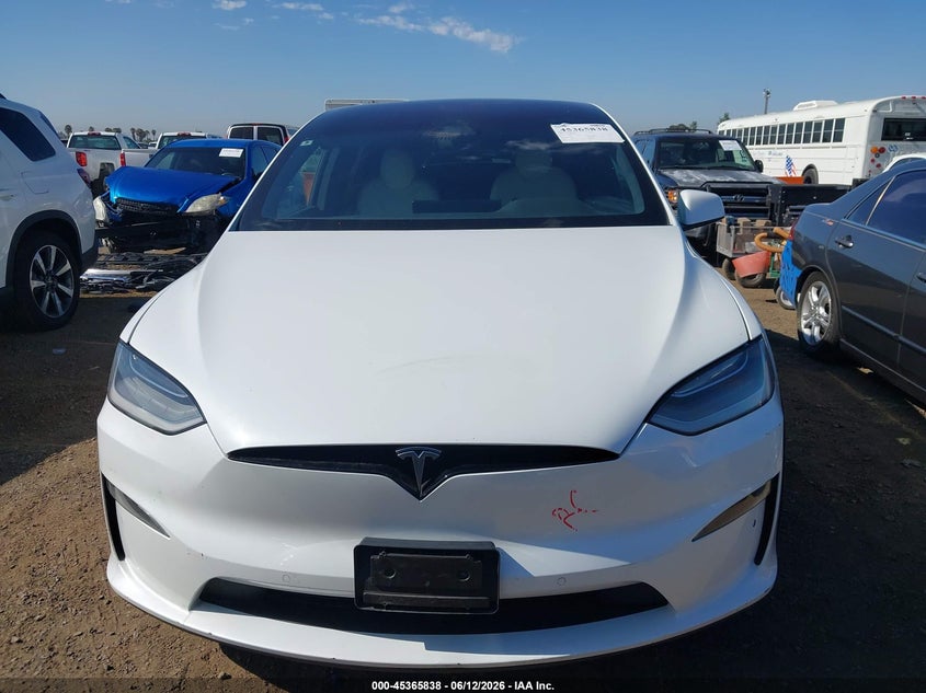 2022 Tesla Model X Dual Motor All-Wheel Drive VIN: 7SAXCBE56NF328928 Lot: 45365838