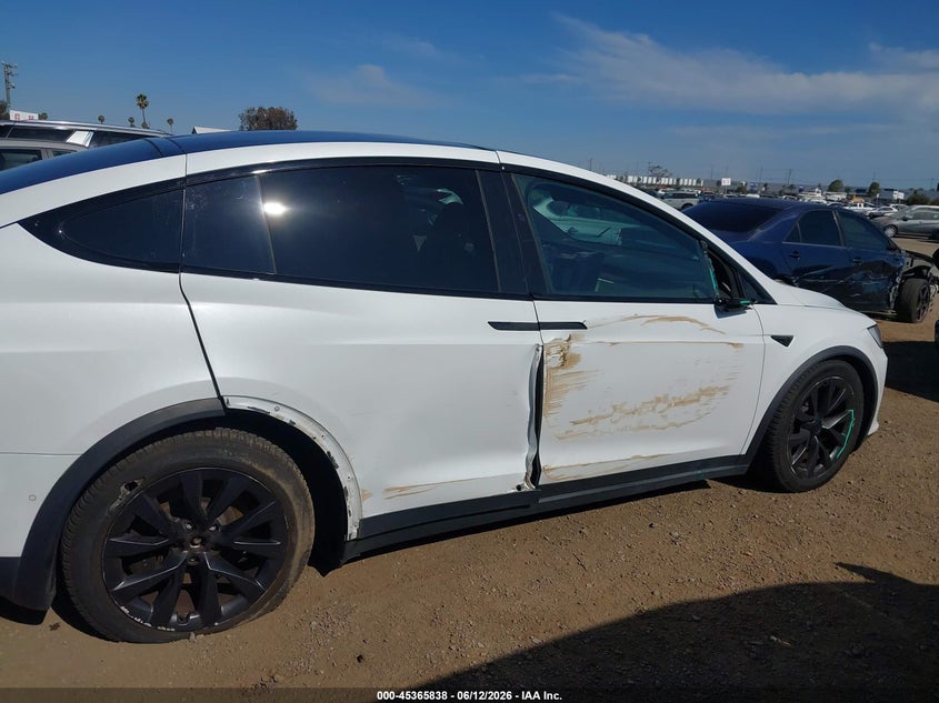 2022 Tesla Model X Dual Motor All-Wheel Drive VIN: 7SAXCBE56NF328928 Lot: 45365838