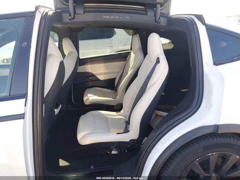 2022 Tesla Model X Dual Motor All-Wheel Drive VIN: 7SAXCBE56NF328928 Lot: 45365838