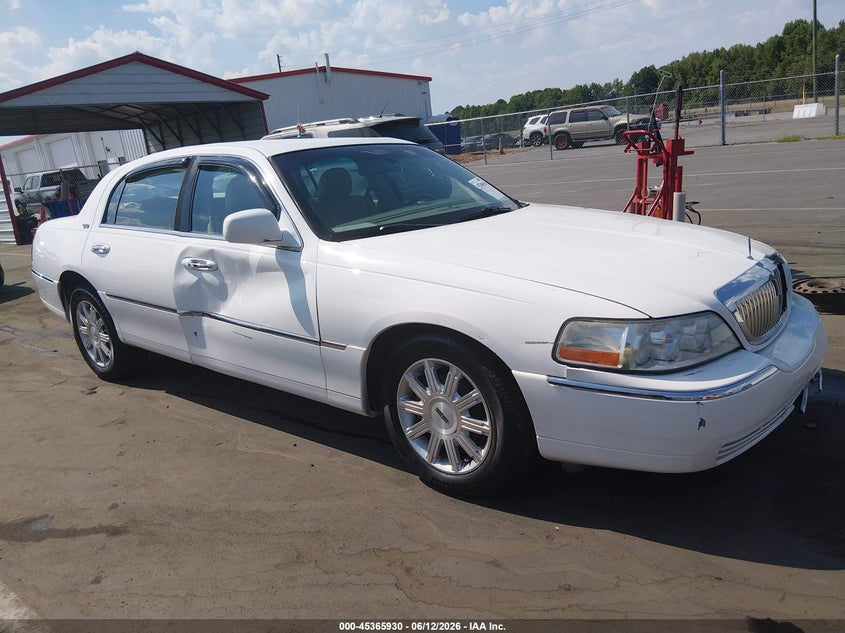 2009 LINCOLN TOWN CAR auction photo 1