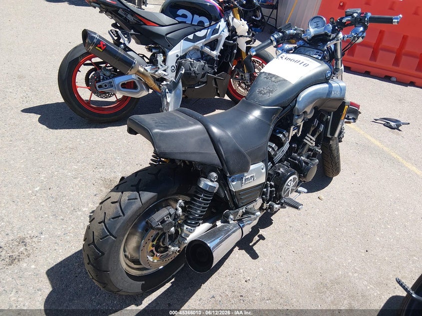 2001 YAMAHA VMAX MOTO 4