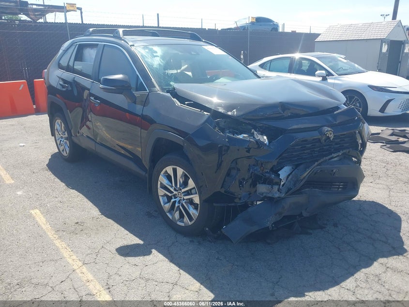 2021 TOYOTA RAV4  (VIN: 2T3C1RFV5MC137567)