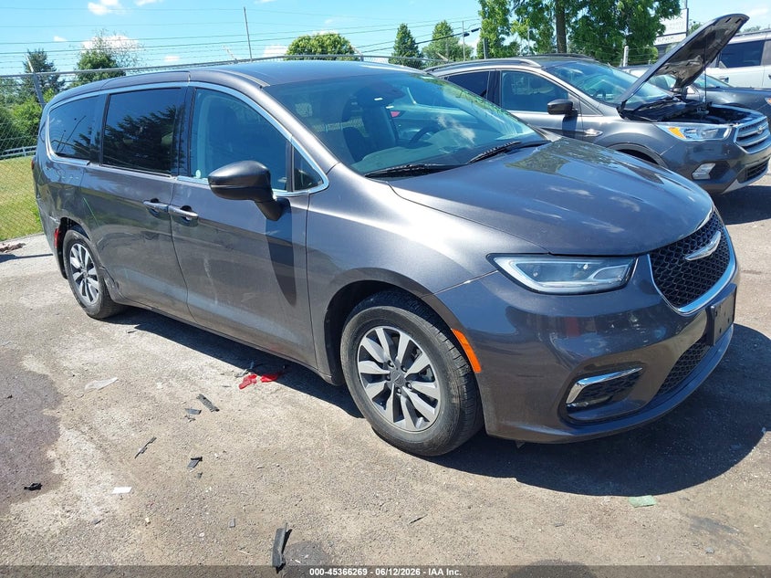 Vin: 2c4rc1l72pr558770, lot: 45864230, chrysler pacifica hybrid touring l 2023 img_1