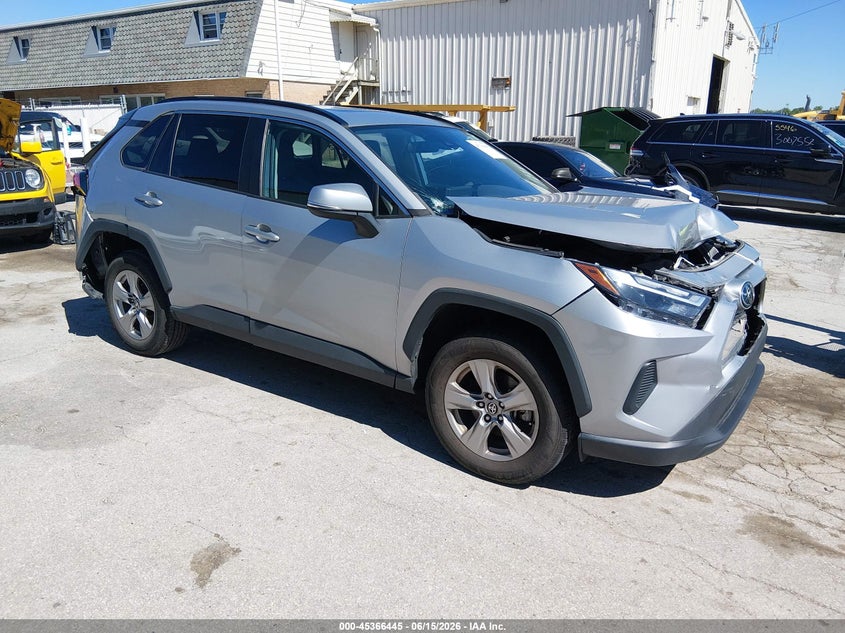 TOYOTA RAV4 XLE 2022